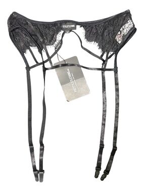 PRETTYLITTLETHINGS Black Lace Garter Belt